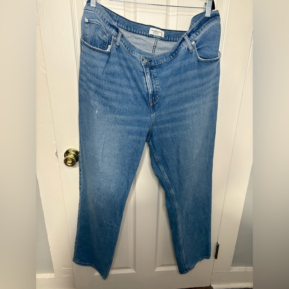 Abercrombie & Fitch 90s Straight Ultra High Rise Jeans – Size 20 (35) - Picture 2 of 12